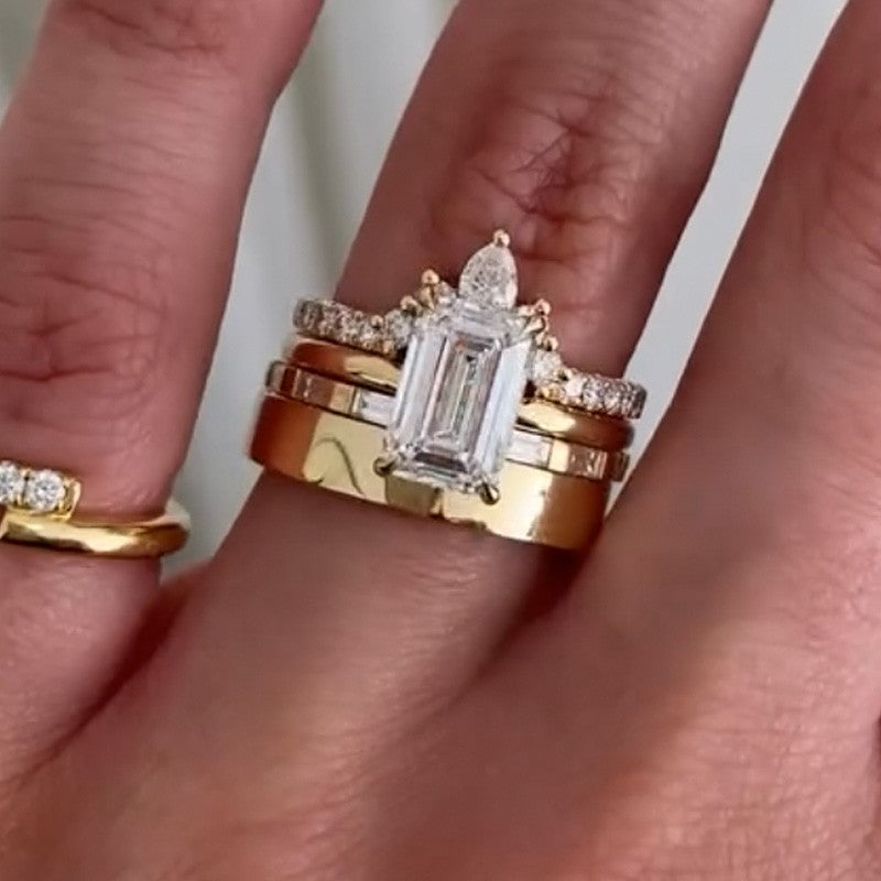 4PC Noble Emerald Cut Wedding Ring Set With Luxurious Wedding Bands
