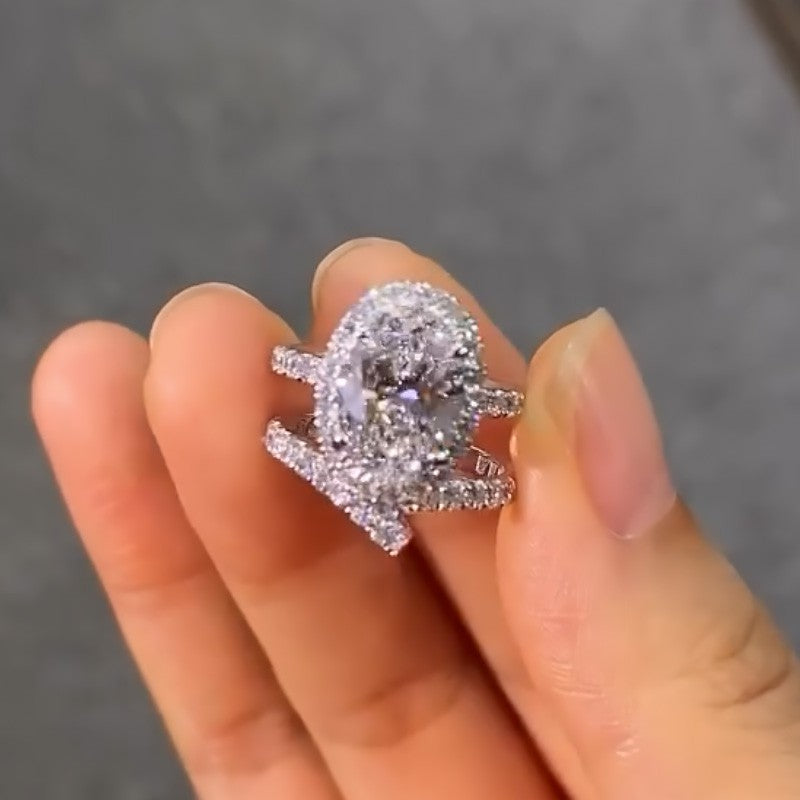 4.0Ct Halo Oval Cut Wedding Ring Set With Unique Wedding Band