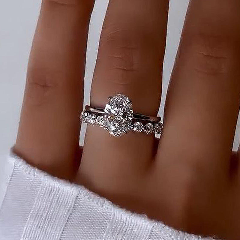 Elegant Oval Cut Wedding Ring Set For Women In Sterling Silver