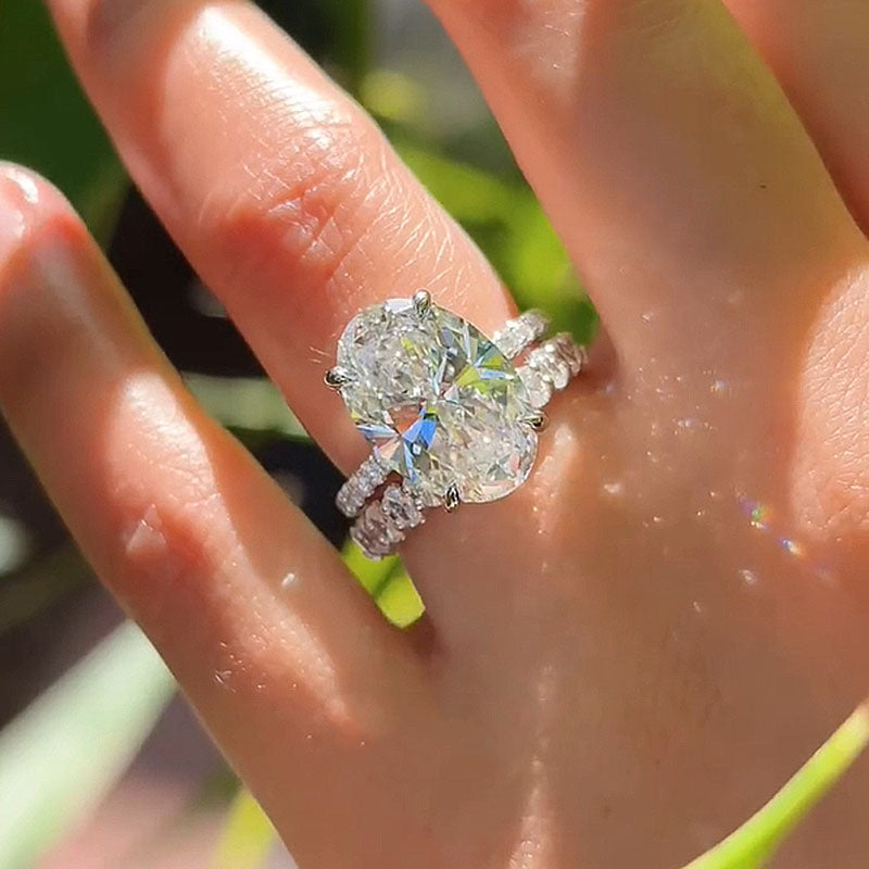 Ahabobo Luxury Oval Cut Simulated Diamond Ring Set