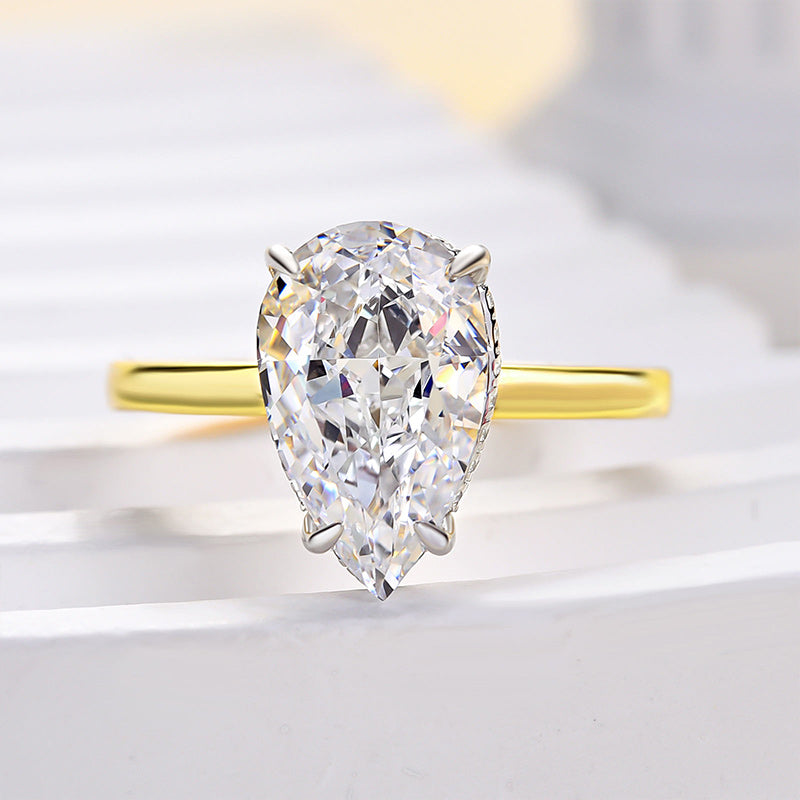 Gorgeous Two-Tone 4.0Ct Pear Cut Engagement Ring