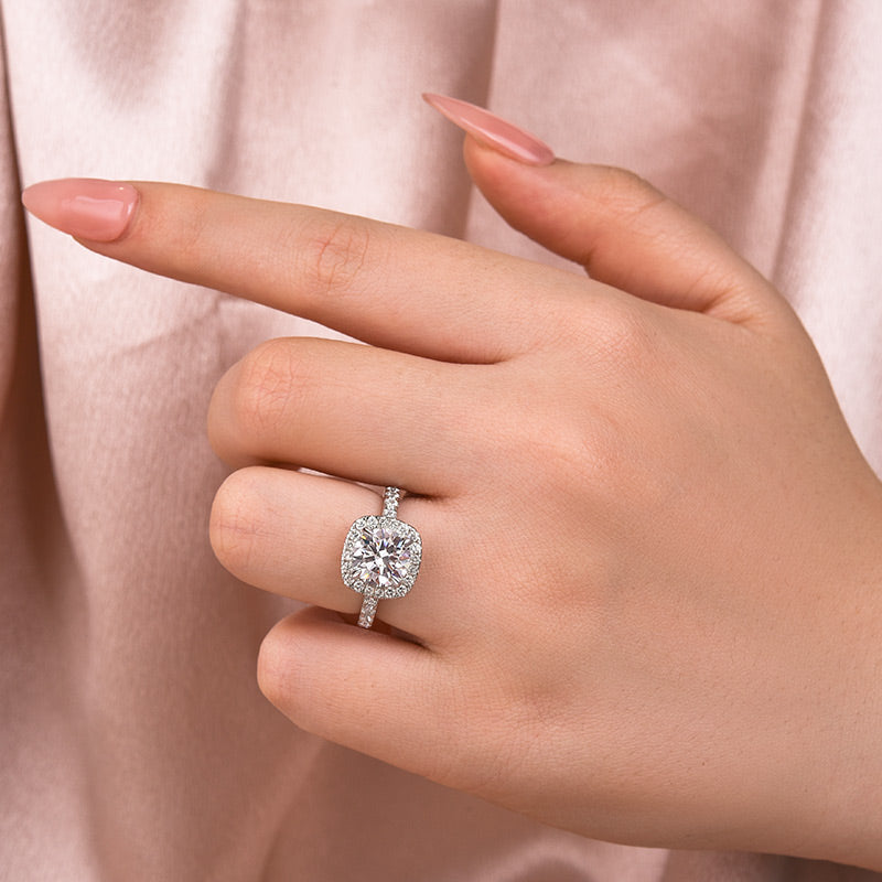Ahabobo Moissanite 2.0 Ct Halo Round Cut White Gold Promise Ring