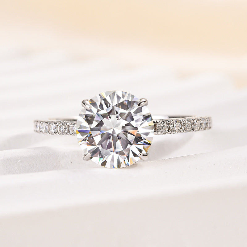 Maxine Classic Moissanite 2.0 Carat Round Cut Promise Ring