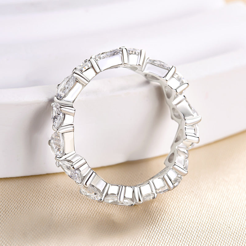 Stunning Full Pear Cut Women's Wedding Band