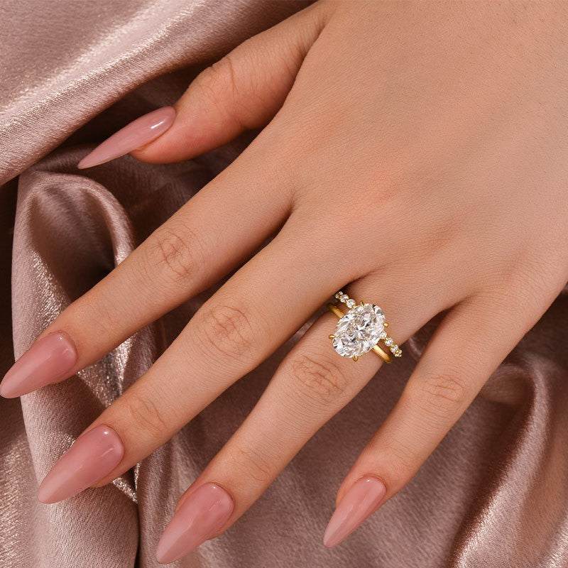 Solitaire 5.5Ct Oval Cut Yellow Gold Moissanite Wedding Ring Set With Round Cut Wedding Band