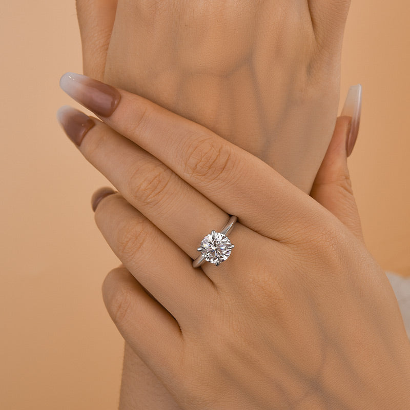 Bright Round Cut Engagement Ring