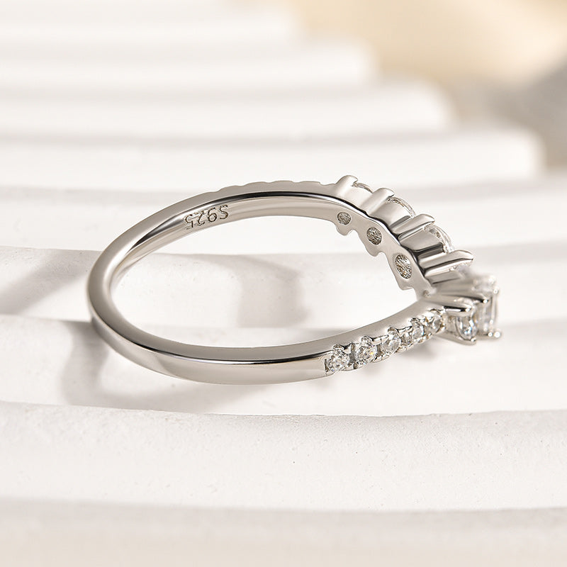 Stunning Chic Thin V Shaped Stacking Wedding Band In Sterling Silver