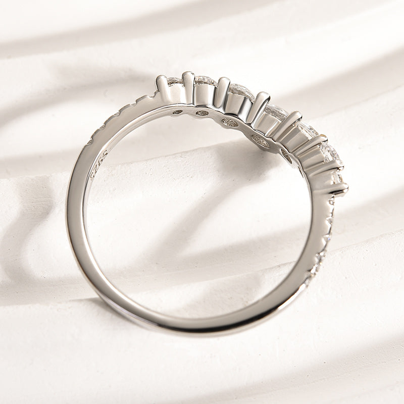 Stunning Chic Thin V Shaped Stacking Wedding Band In Sterling Silver