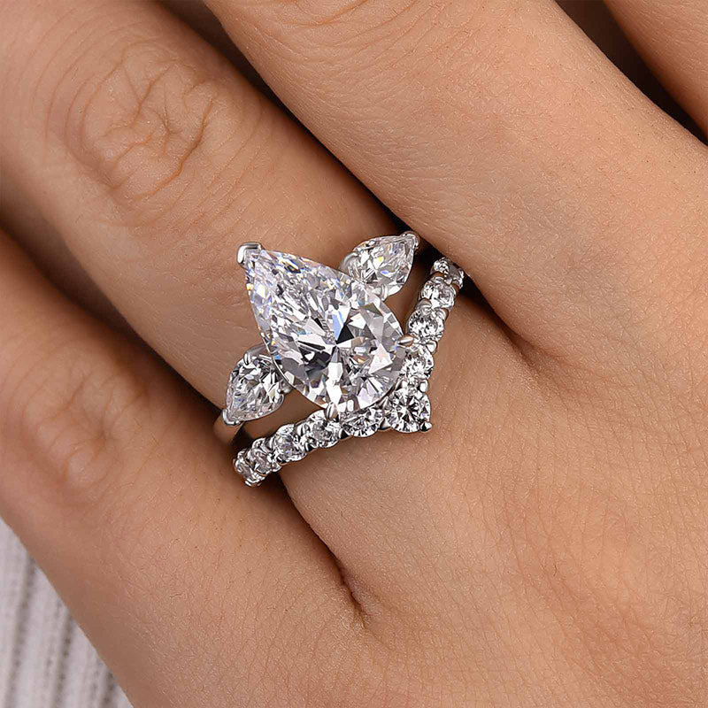 Gorgeous Pear Cut Three Stone Wedding Ring Set