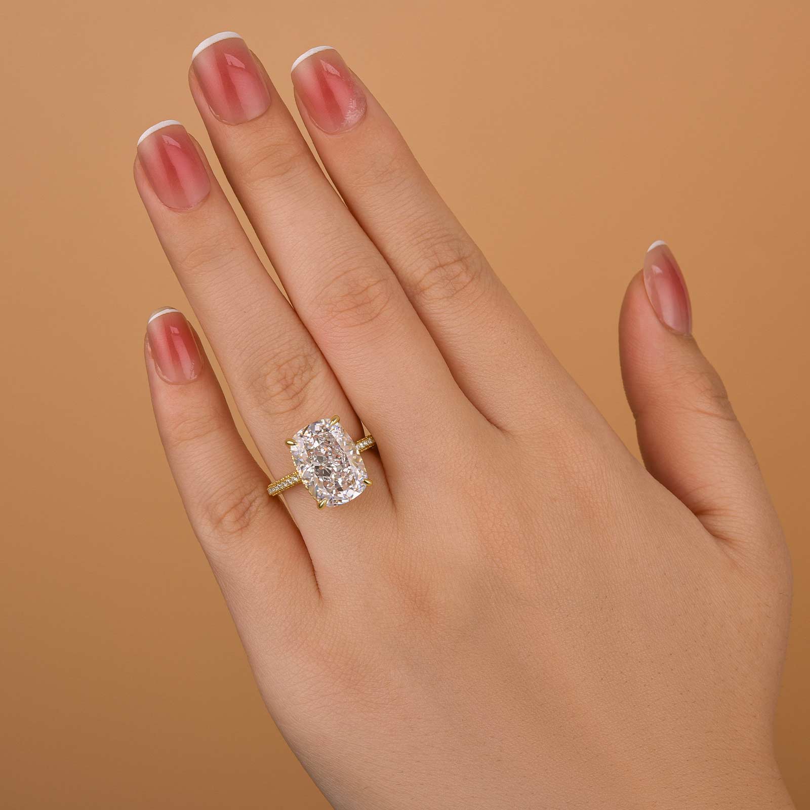 Luxurious Elongated Cushion Cut 9.0Ct Engagement Ring For Women In Sterling Silver