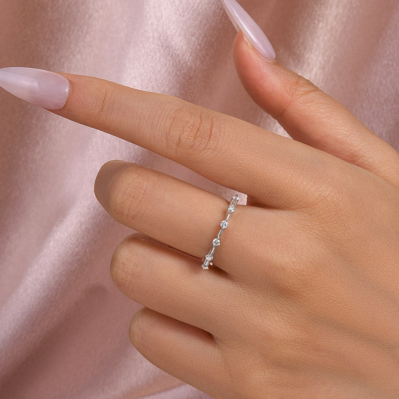 Ahabobo Moissanite 0.2 Ct Round Cut Women's Wedding Band