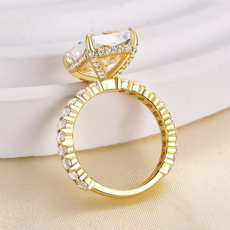 Honorable 7.0Ct Radiant Cut Engagement Ring with Oval Cut Band