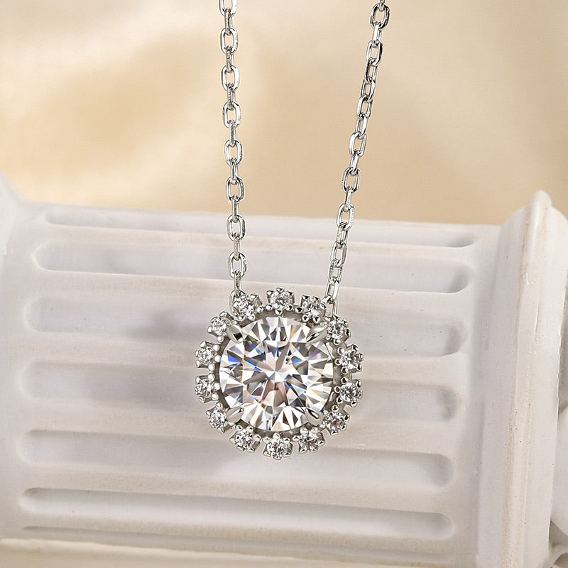 1.0 Ct Round Cut Moissanite Snowflake Pendant Female Necklace In Sterling Silver