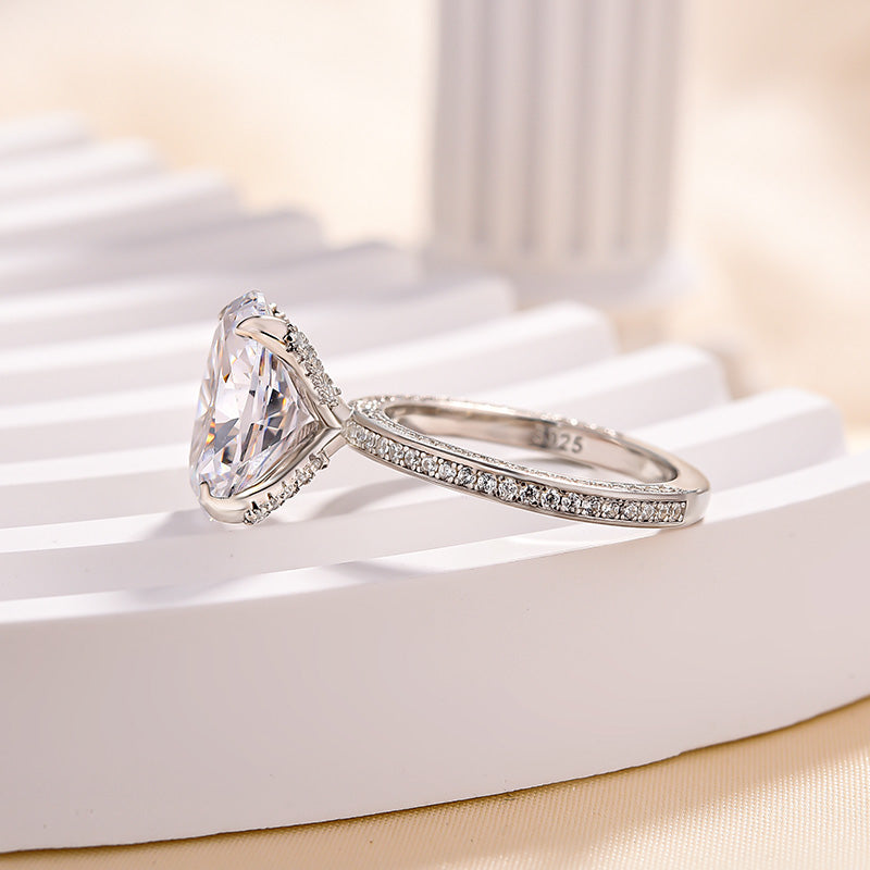 Exclusive Oval Cut Sona Simulated Diamond Engagement Ring In Sterling Silver