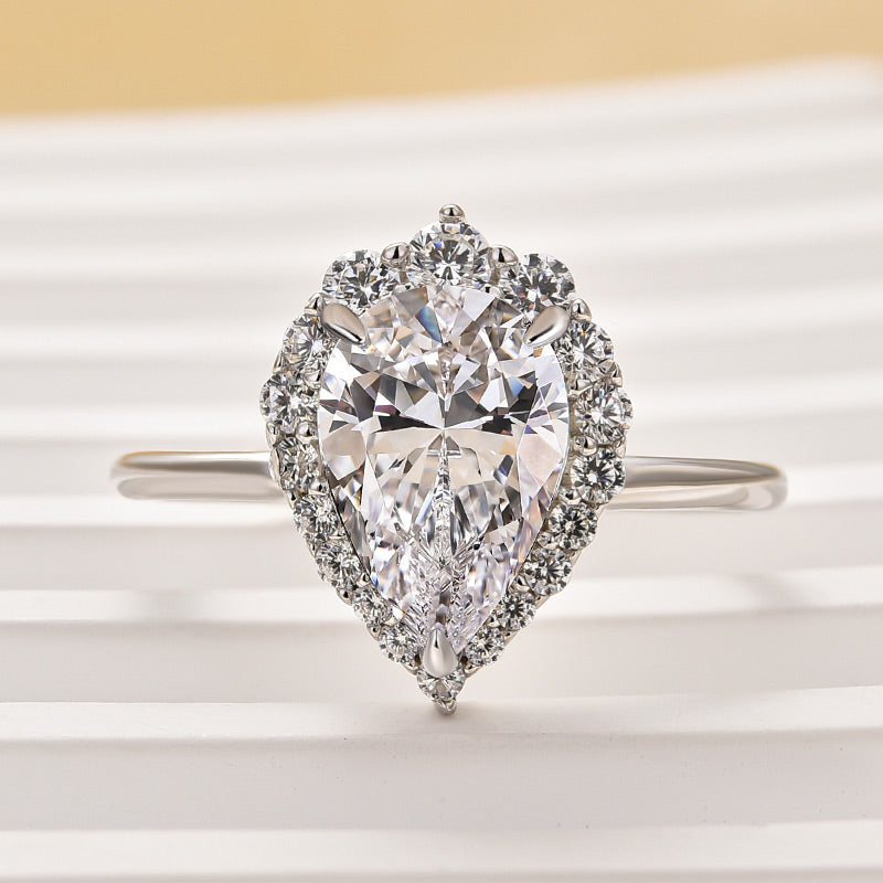 Ahabobo Vintage Halo Pear Cut Travel Ring