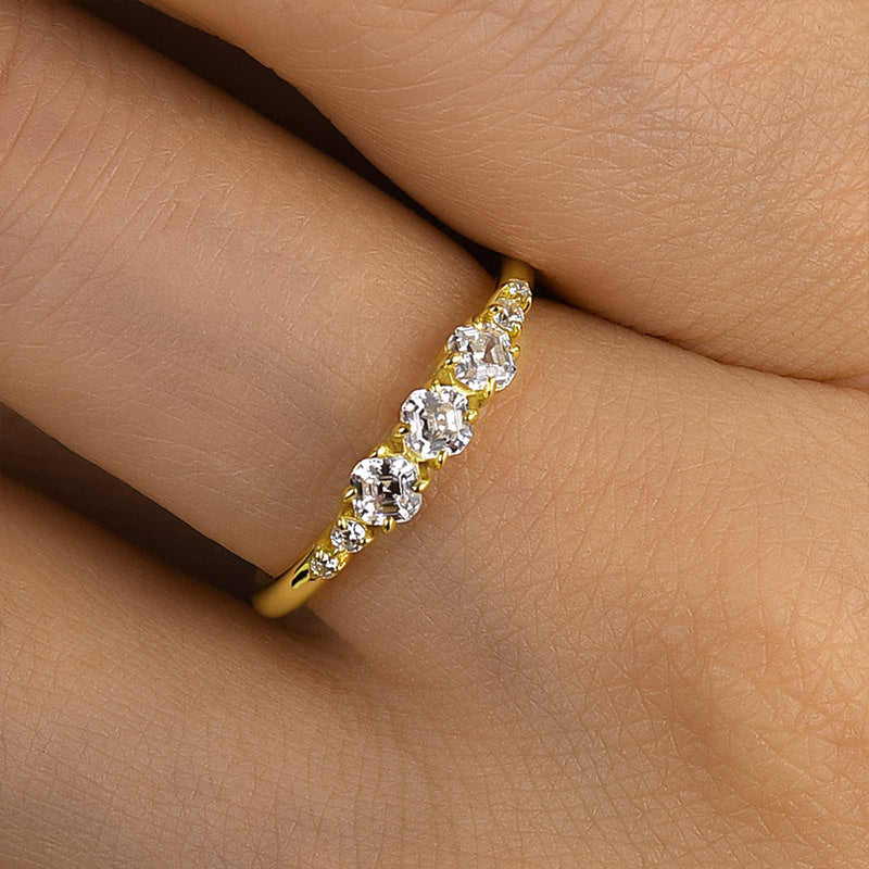 Ahabobo Chic Yellow Gold Asscher Cut Wedding Band