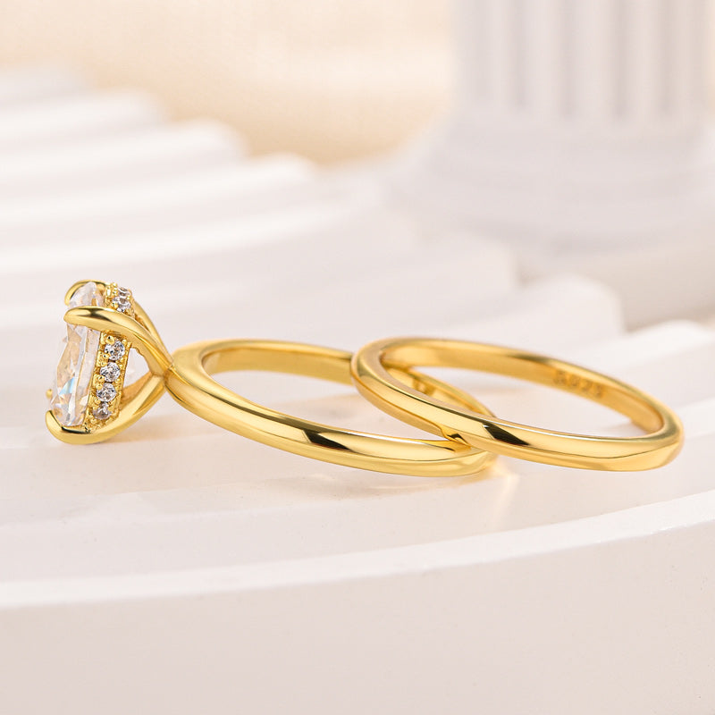 Sparkle Oval Cut Sona Simulated Diamonds Wedding Ring Set For Women