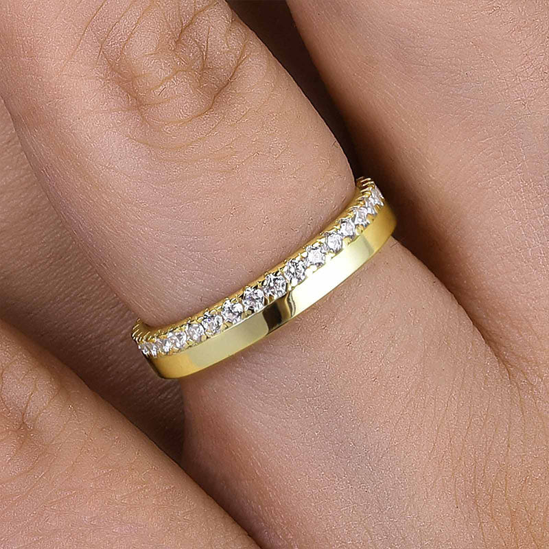 Fashion Yellow Gold Round Cut Wedding Band In Sterling Silver