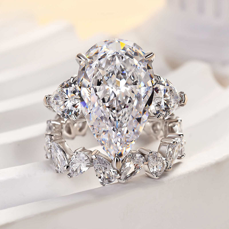 Ahabobo Luxury 8.0 Ct Pear Cut Three Stone Wedding Set