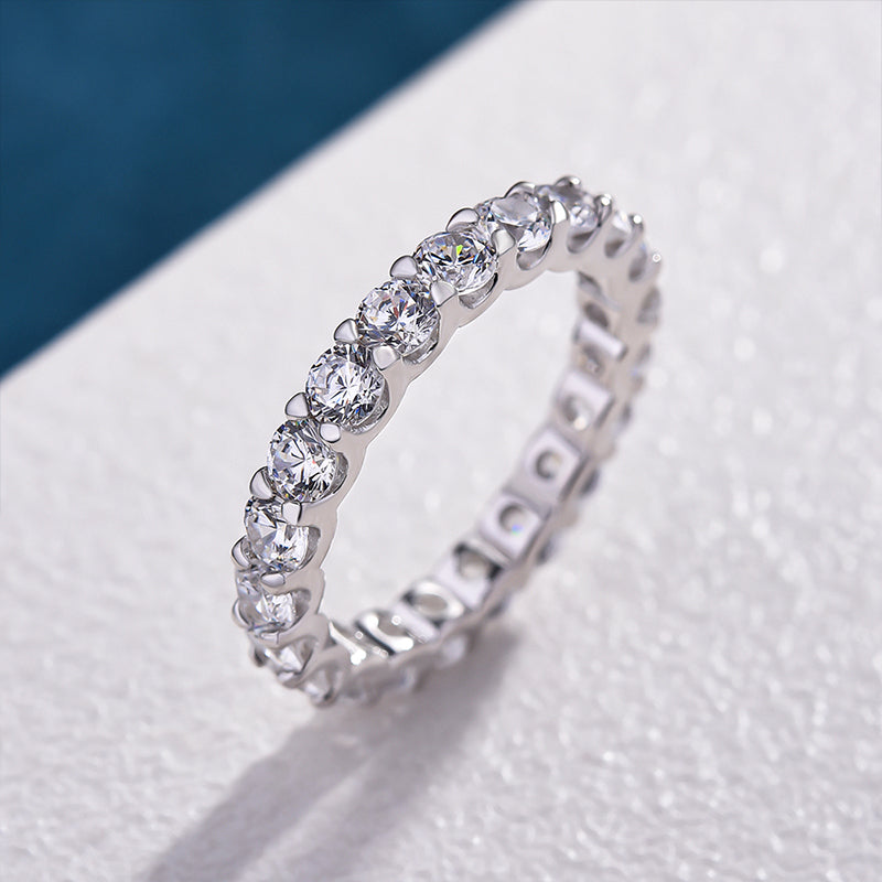 Classic Round Cut Women's Wedding Band In Sterling Silver
