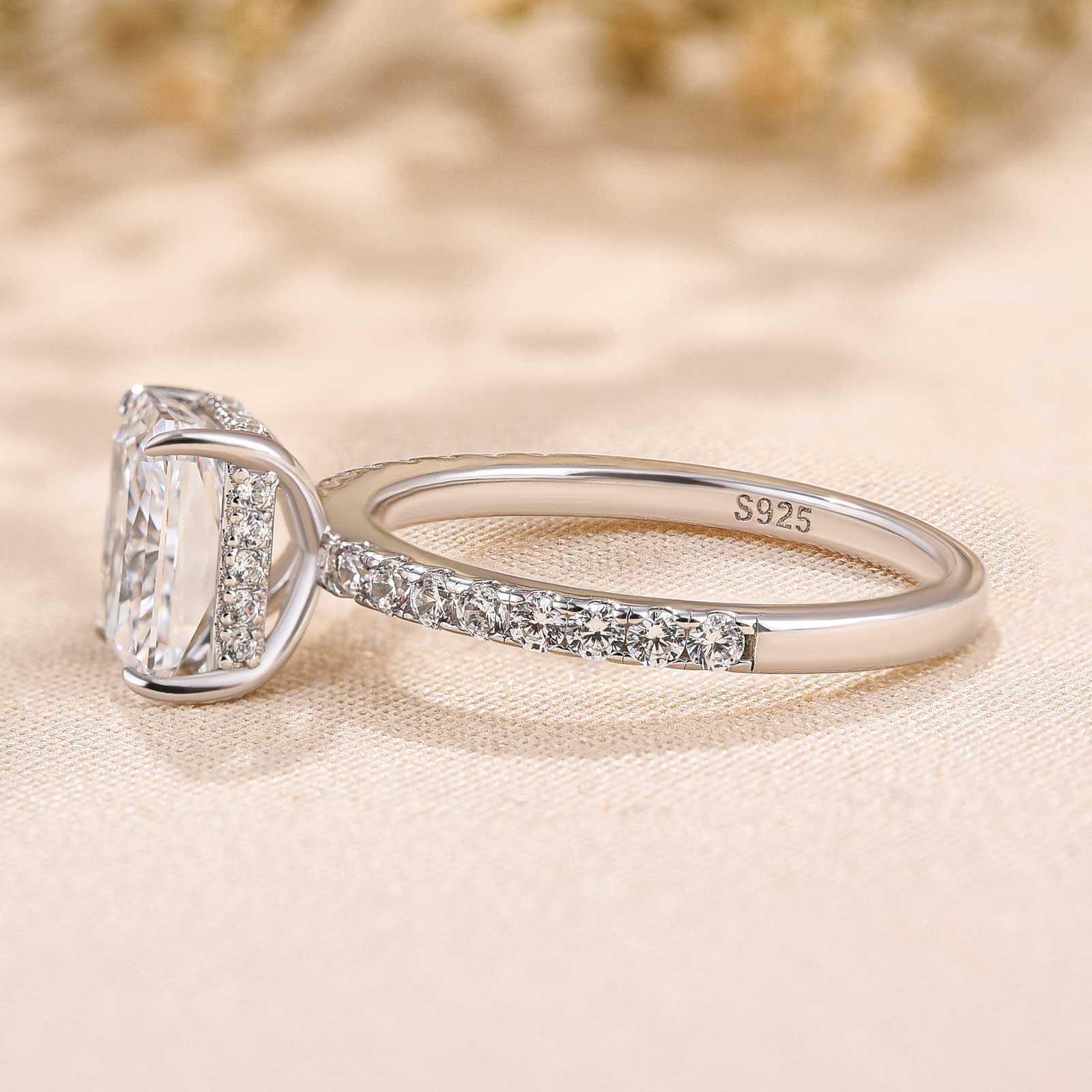 Elegant 2.0Ct Radiant Cut Simulated Diamond Promise Ring