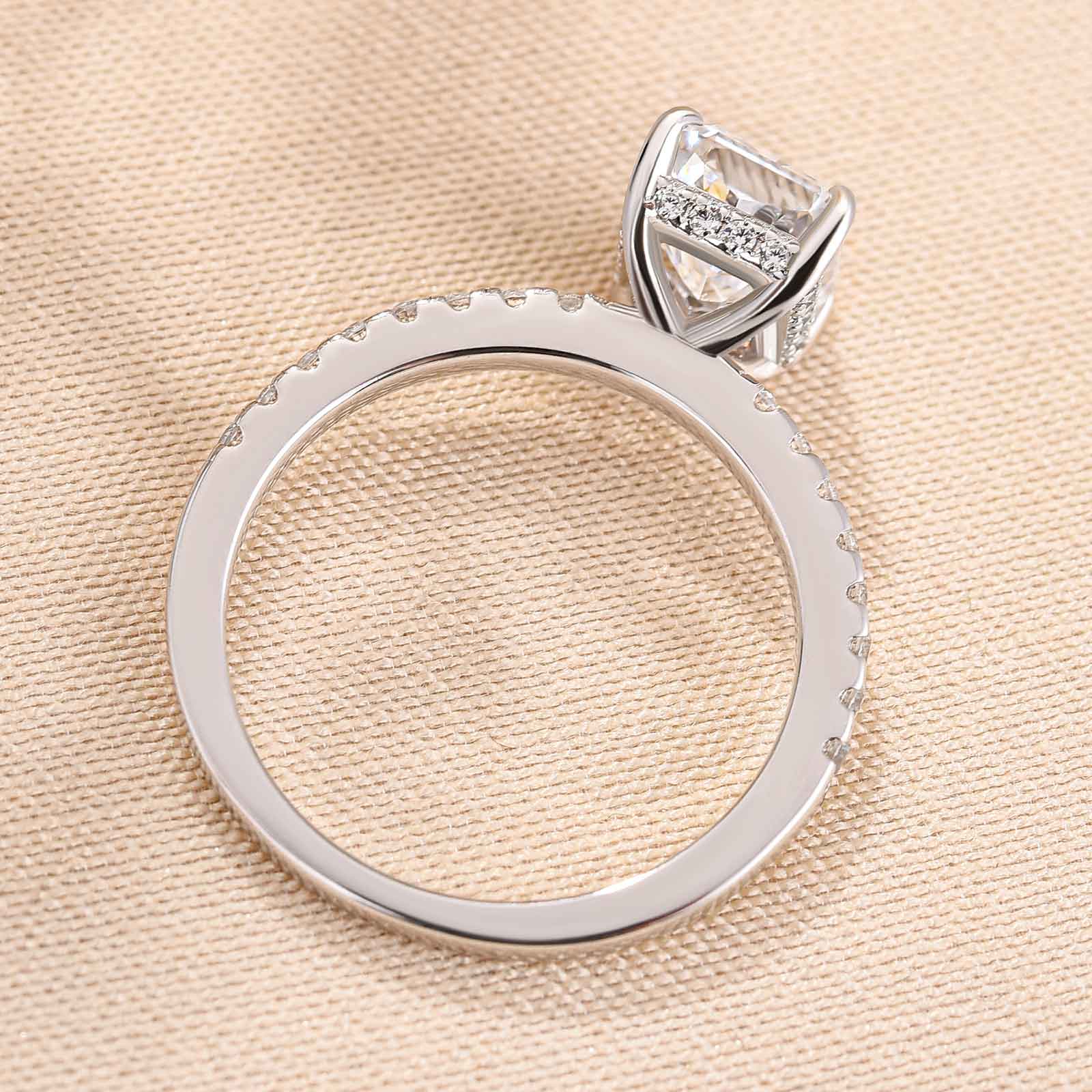 Elegant 2.0Ct Radiant Cut Simulated Diamond Promise Ring