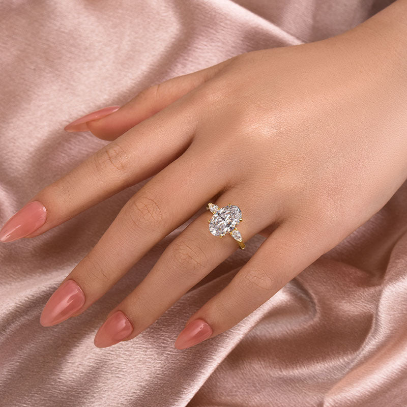 Ahabobo Outstanding Moissanite 4.0 Carat Oval Cut Engagement Ring
