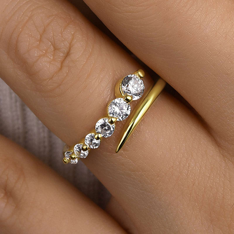 Ahabobo Unique Design Round Cut Wedding Band