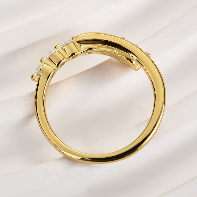 Ahabobo Unique Design Round Cut Wedding Band