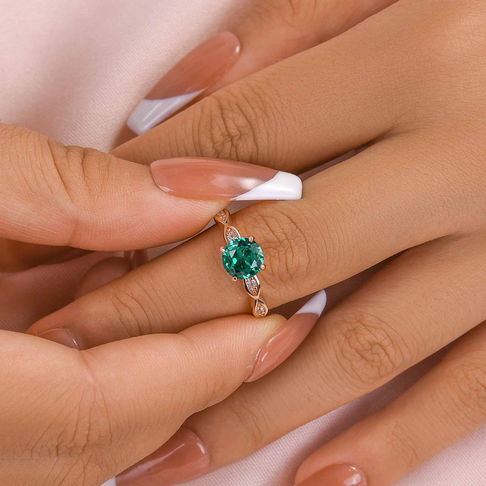 Rose Gold 1.0 Carat Emerald Green Round Cut Promise Ring For Her