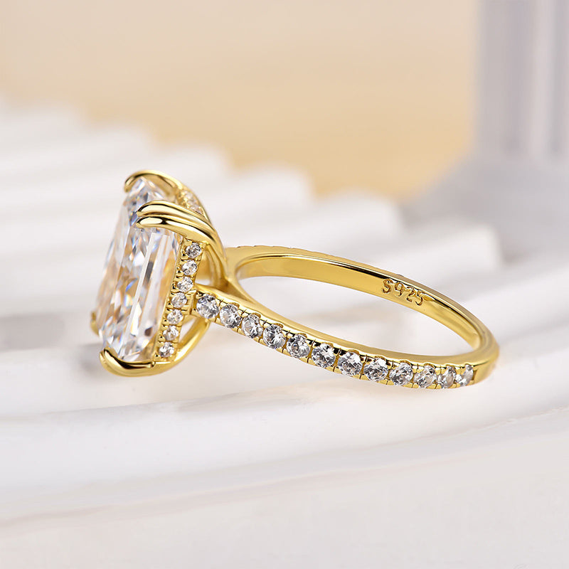 Elegant Radiant Cut Engagement Ring In Sterling Silver