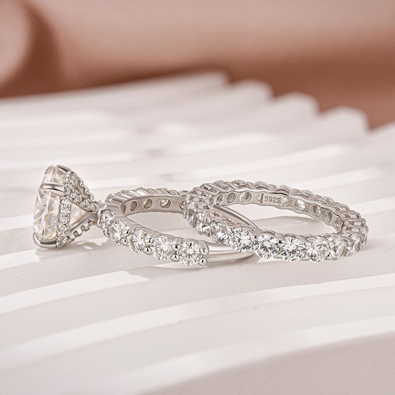 Moissanite 4.0Ct Round Cut Side Stone White Gold Travel Bridal Set