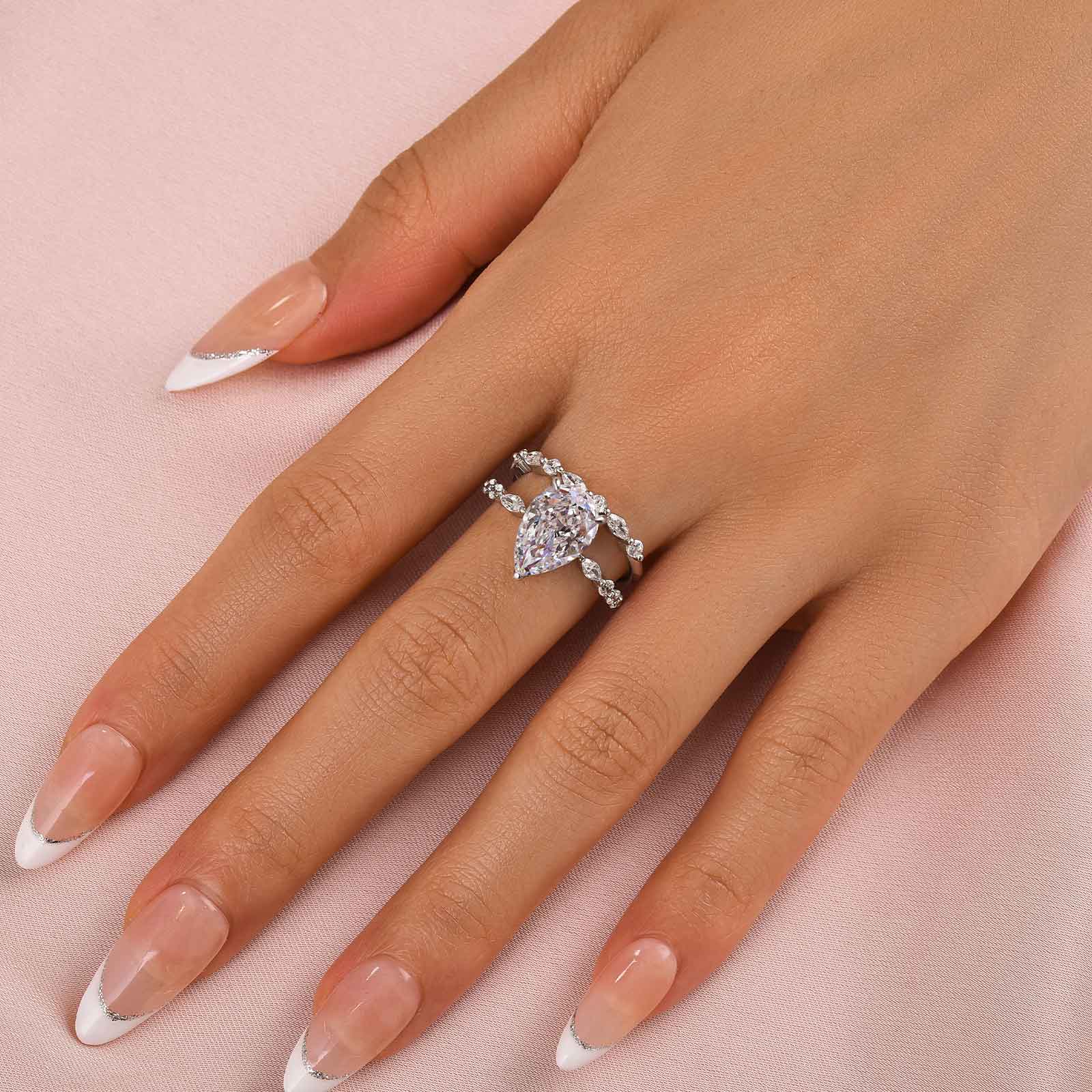 Ahabobo Vintage Pear Cut Wedding Ring Set
