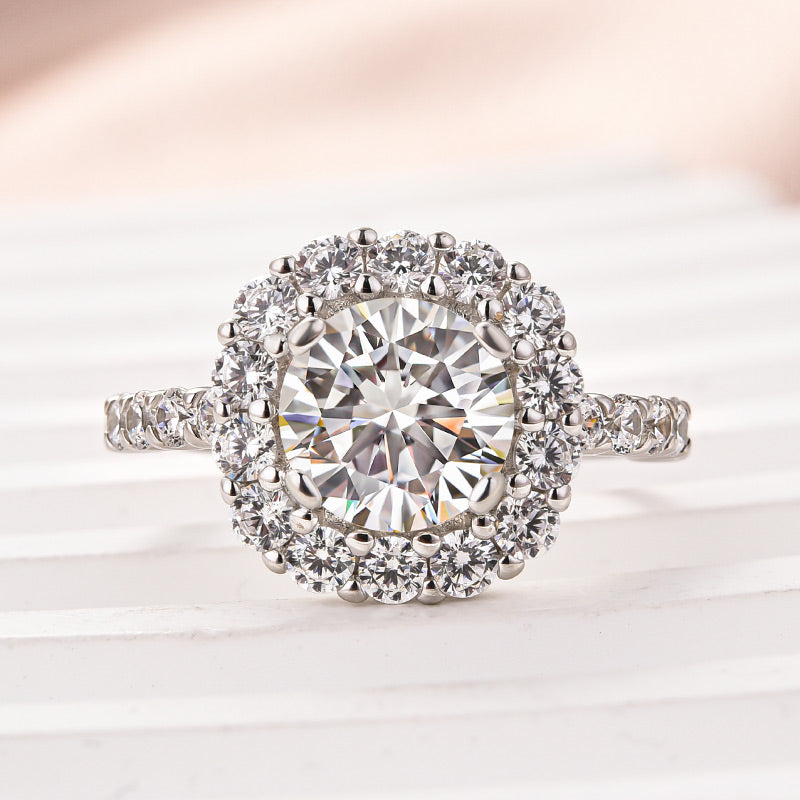 Ahabobo Classic Moissanite 2.0 Carat Halo Round Cut Promise Ring