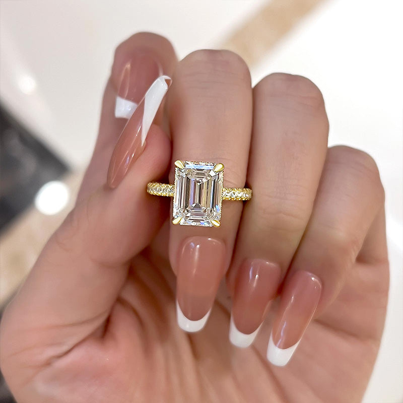 Gorgeous Emerald Cut Engagement Ring For Women In Sterling Silver