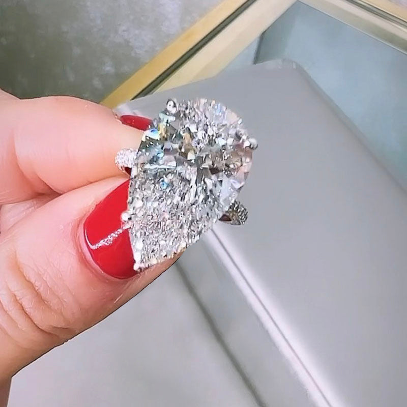 Ahabobo Honorable 8.0 Carat Pear Cut Simulated Diamond Engagement Ring In Sterling Silver