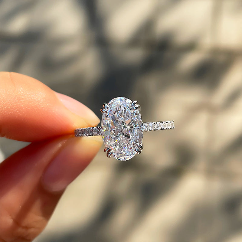 Gorgeous Oval Cut Sona Simulated Diamond Engagement Ring In Sterling Silver
