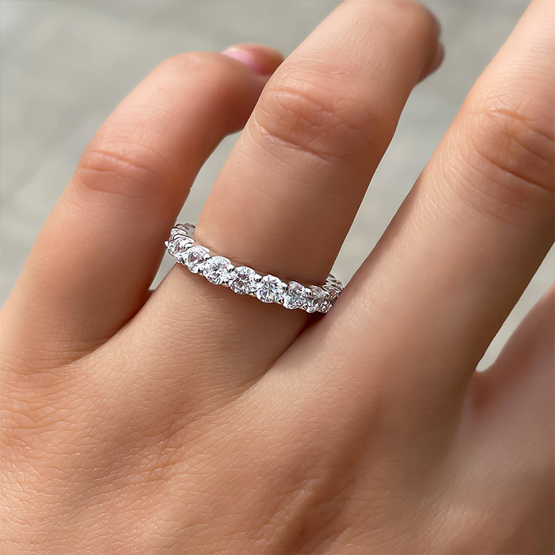 Classic Round Cut Women's Wedding Band In Sterling Silver