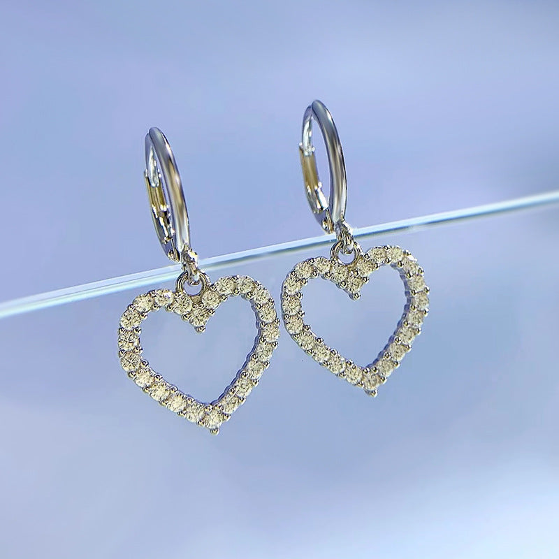 0.5Ct Lovely Heart Shaped Women's Stud Earrings In Sterling Silver