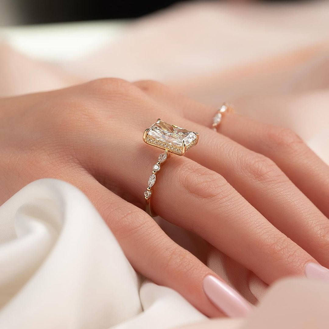Ahabobo Elegant Radiant Cut Simulated Diamond Engagement Ring