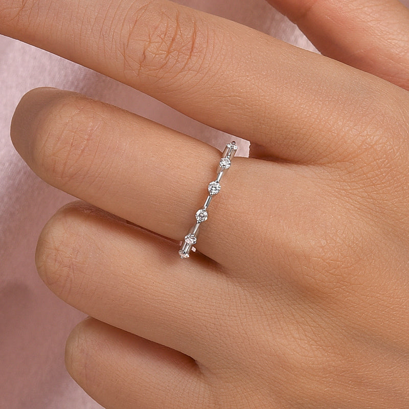 Ahabobo Moissanite 0.2 Ct Round Cut Women's Wedding Band