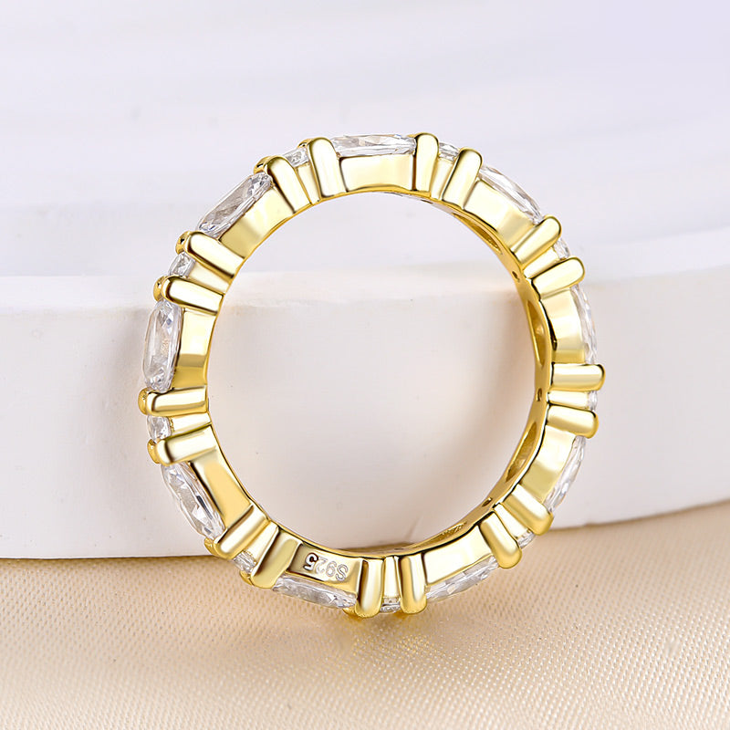 Lovely Oval Cut Wedding Band For Women