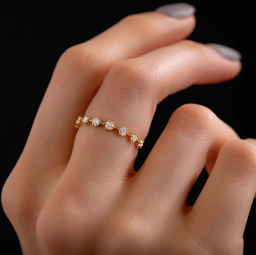 Special Yellow Gold 6 Prongs Round Cut Wedding Band