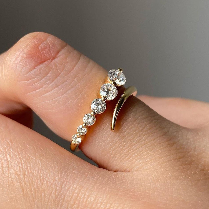 Ahabobo Unique Design Round Cut Wedding Band