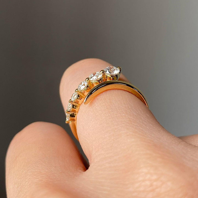 Ahabobo Unique Design Round Cut Wedding Band