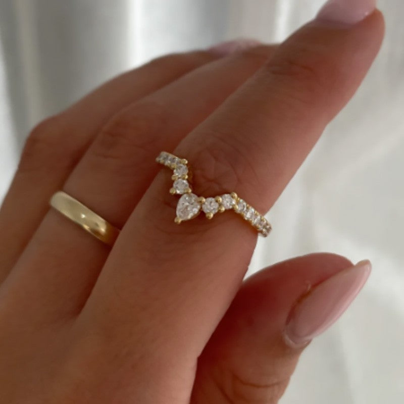Crown Shaped Wedding Band In Sterling Silver