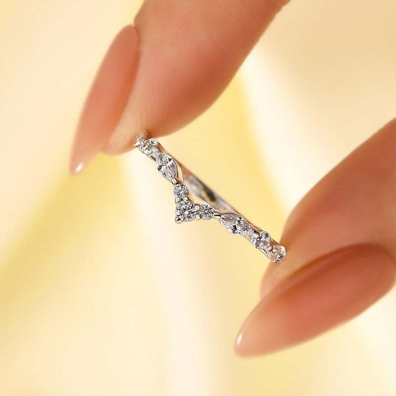 Crown-Shaped Curved Wedding Band Wedding Ring In Sterling Silver