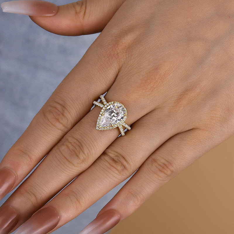 Ahabobo 4.0 Ct Split Shank Pear Cut Travel Ring